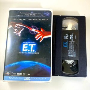 🍄E.T. The Extra-Terrestrial (VHS, 1996, Clamshell) Alien Movie Suspense Comedy